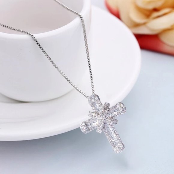 Cross Pendant CZ Zircon Crystal Necklace - Picture 4 of 9